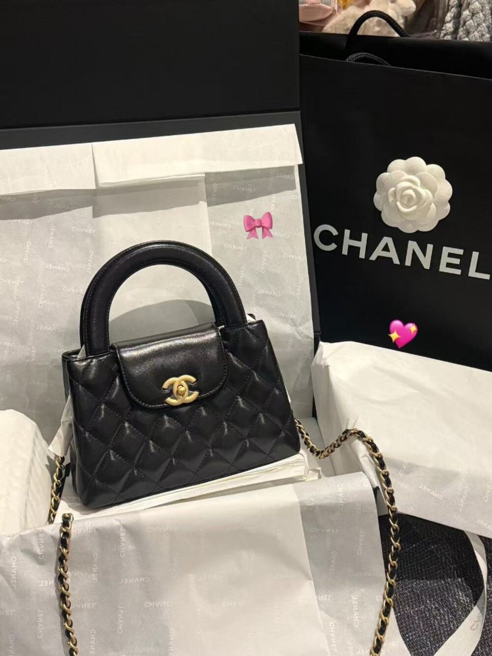 Classic CHANEL bag: A Stylish and Versatile Choice for Elegance